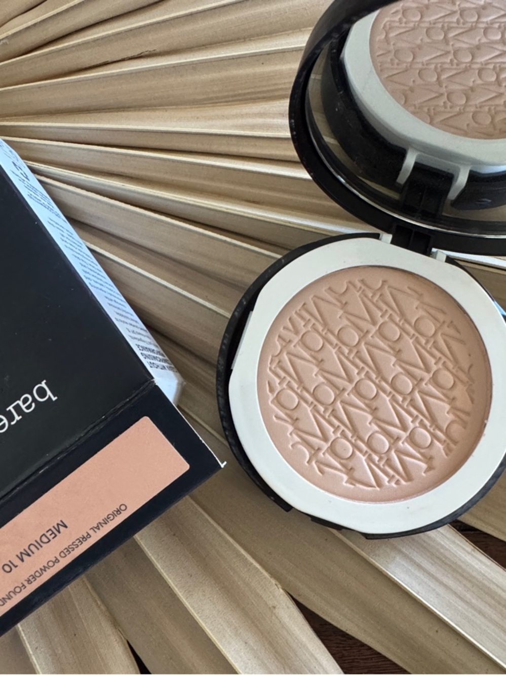 bareMinerals Med 10 compact